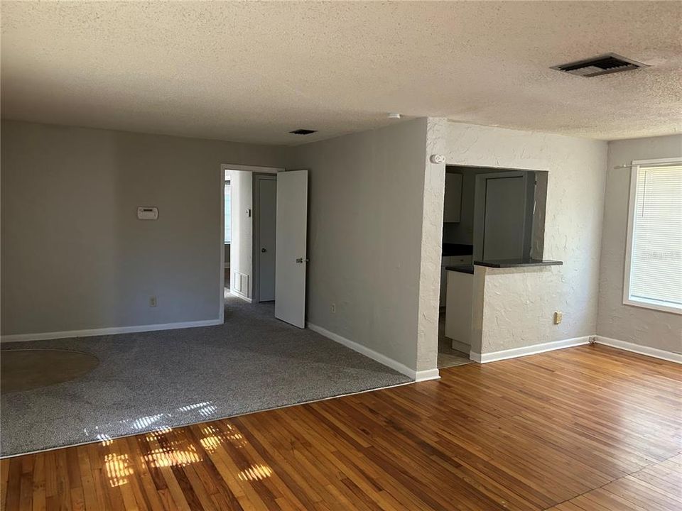 For Rent: $1,600 (3 beds, 1 baths, 1050 Square Feet)