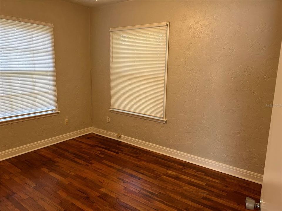 For Rent: $1,600 (3 beds, 1 baths, 1050 Square Feet)