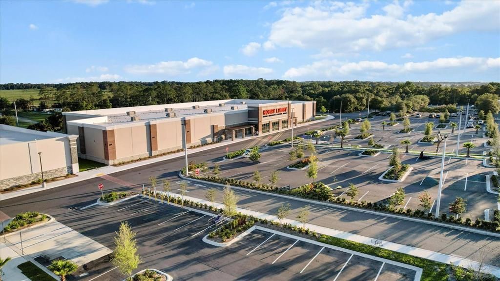 Под контрактом: $289,400 (4 спален, 2 ванн, 1635 Квадратных фут)