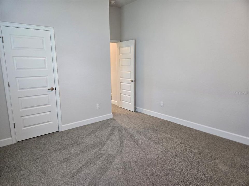 Под контрактом: $289,400 (4 спален, 2 ванн, 1635 Квадратных фут)