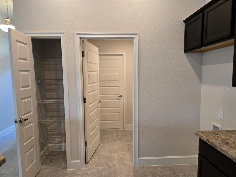 Под контрактом: $289,400 (4 спален, 2 ванн, 1635 Квадратных фут)