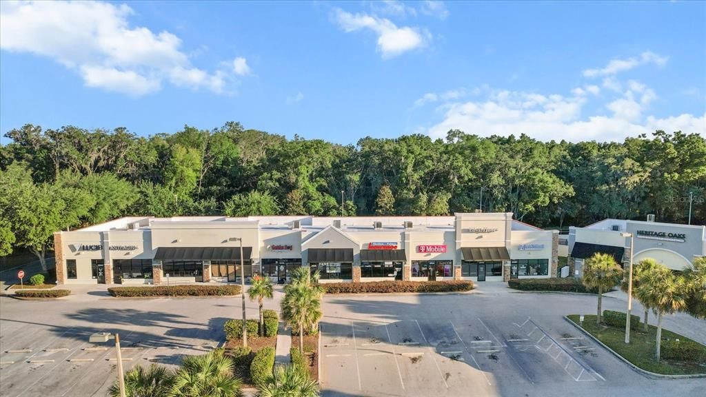 Под контрактом: $289,400 (4 спален, 2 ванн, 1635 Квадратных фут)