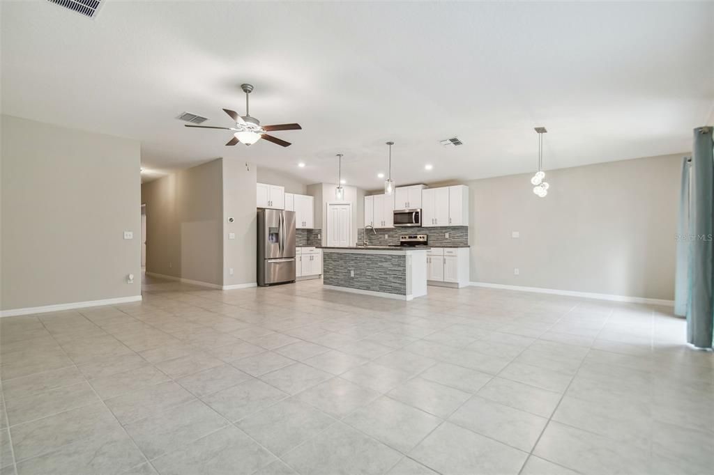 For Sale: $339,000 (4 beds, 2 baths, 1918 Square Feet)