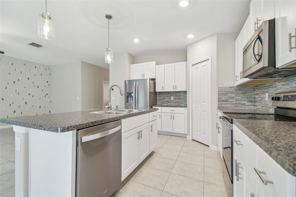 For Sale: $339,000 (4 beds, 2 baths, 1918 Square Feet)