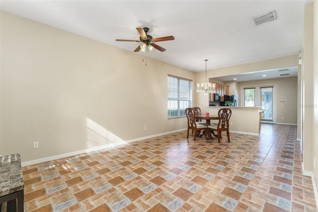 For Sale: $349,500 (2 beds, 2 baths, 1155 Square Feet)