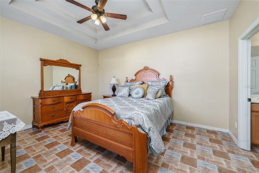 For Sale: $349,500 (2 beds, 2 baths, 1155 Square Feet)