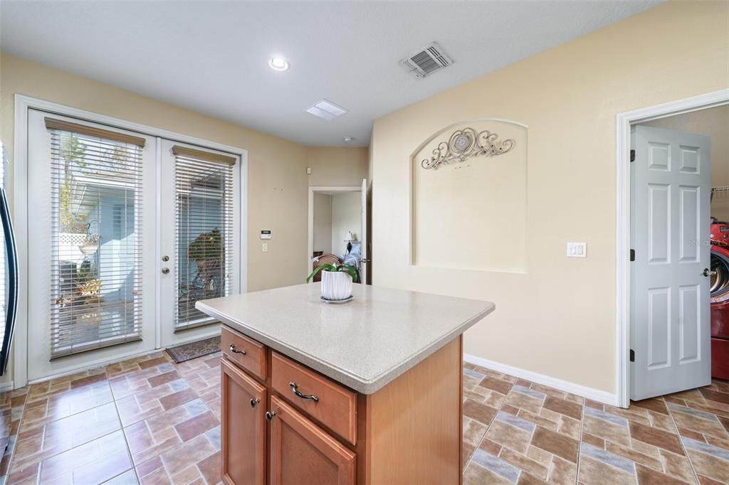 For Sale: $349,500 (2 beds, 2 baths, 1155 Square Feet)