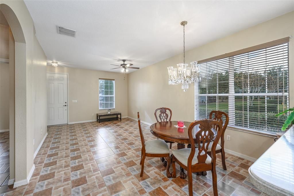 For Sale: $349,500 (2 beds, 2 baths, 1155 Square Feet)