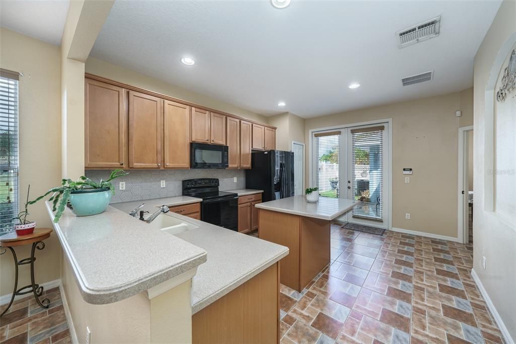 For Sale: $349,500 (2 beds, 2 baths, 1155 Square Feet)