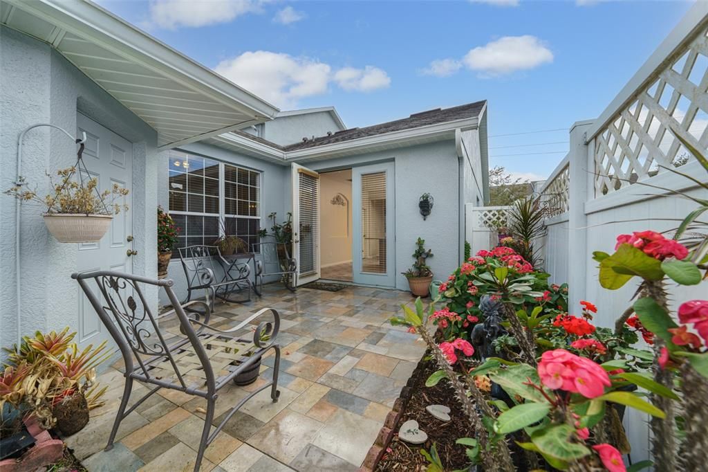 For Sale: $349,500 (2 beds, 2 baths, 1155 Square Feet)