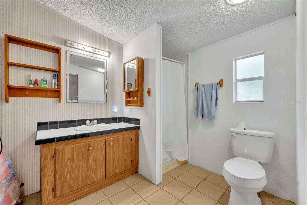 For Sale: $159,000 (3 beds, 2 baths, 1298 Square Feet)