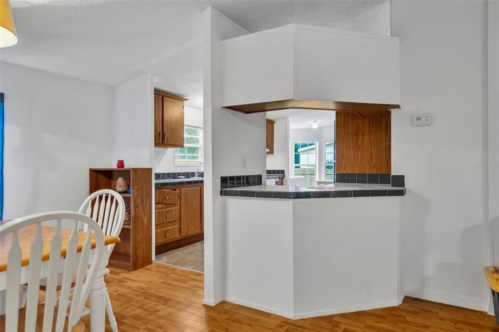 For Sale: $159,000 (3 beds, 2 baths, 1298 Square Feet)