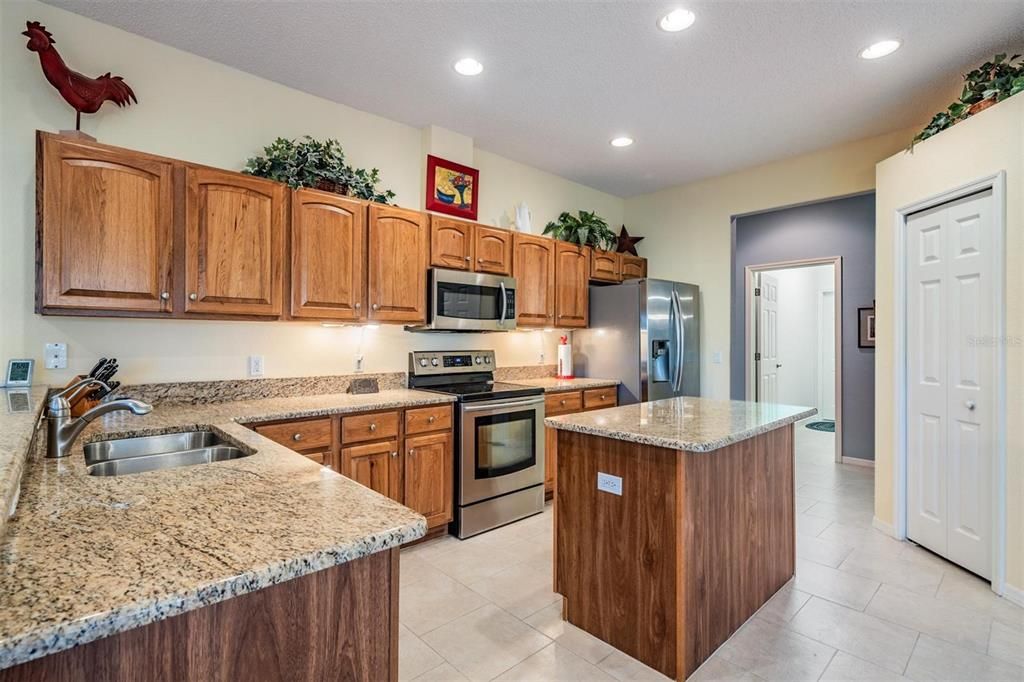 Active With Contract: $479,900 (4 beds, 2 baths, 2195 Square Feet)