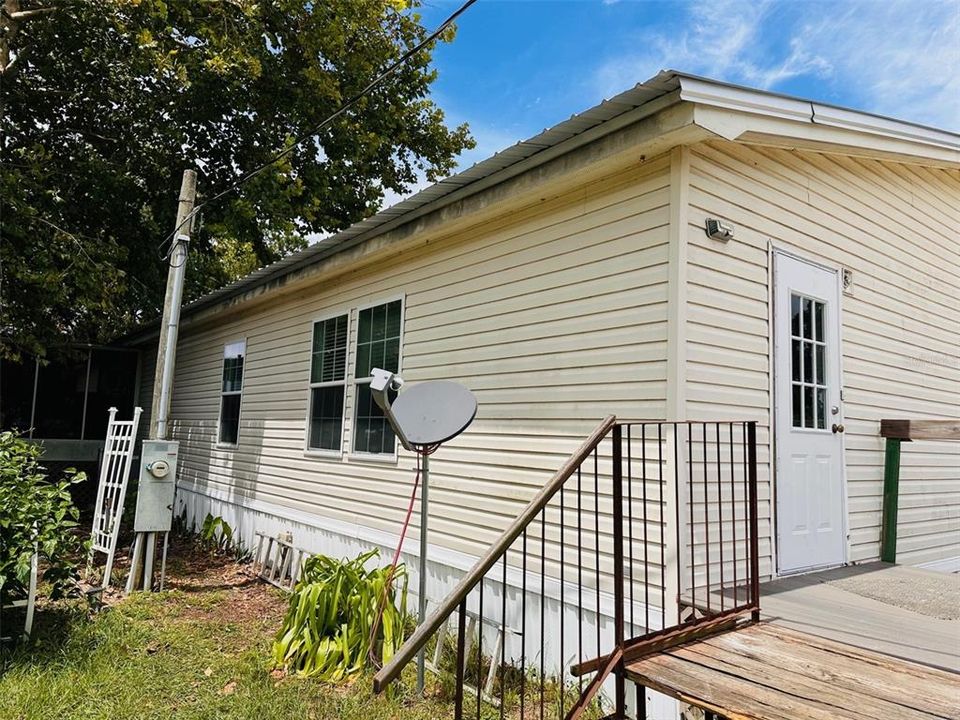 For Sale: $185,000 (3 beds, 2 baths, 2280 Square Feet)