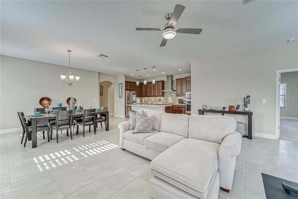 For Sale: $521,900 (4 beds, 2 baths, 2095 Square Feet)