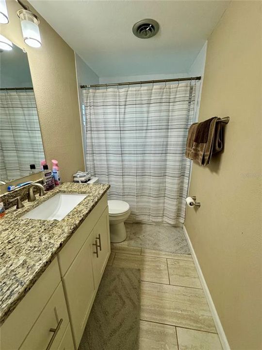 For Sale: $299,900 (2 beds, 2 baths, 1036 Square Feet)