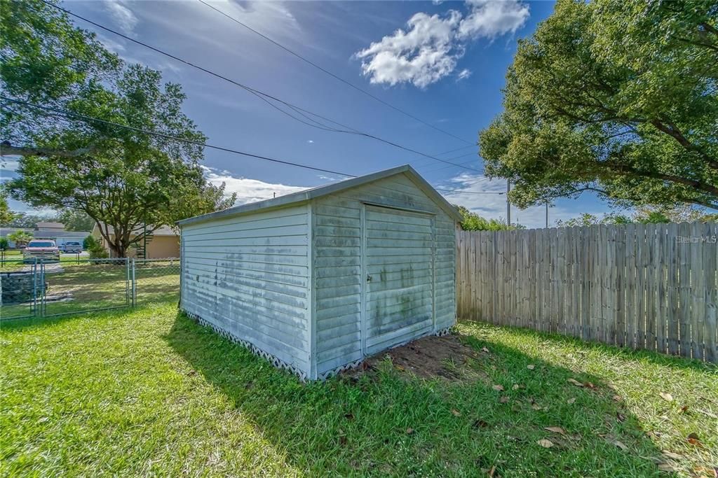 For Sale: $299,900 (2 beds, 2 baths, 1036 Square Feet)