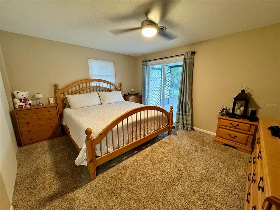 For Sale: $299,900 (2 beds, 2 baths, 1036 Square Feet)