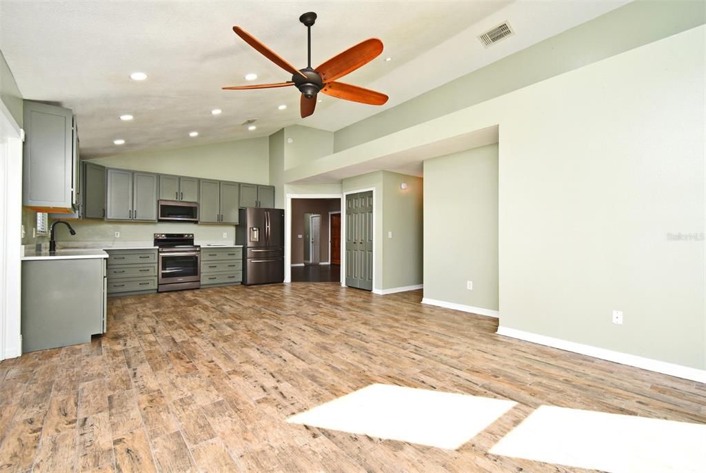 For Sale: $475,000 (3 beds, 2 baths, 1783 Square Feet)