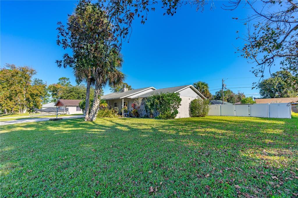 Active With Contract: $275,000 (3 beds, 2 baths, 1380 Square Feet)