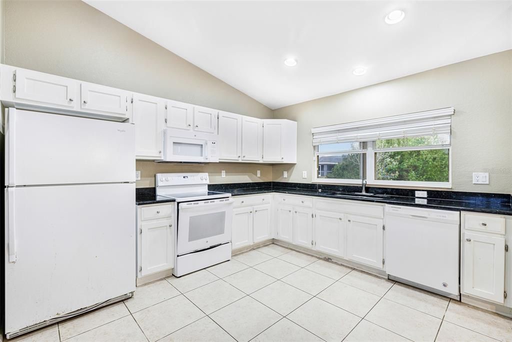 For Sale: $279,900 (3 beds, 2 baths, 1353 Square Feet)