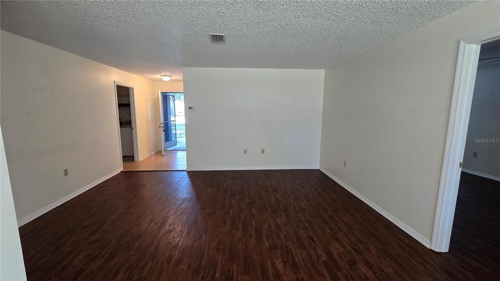 For Rent: $1,400 (2 beds, 2 baths, 1104 Square Feet)