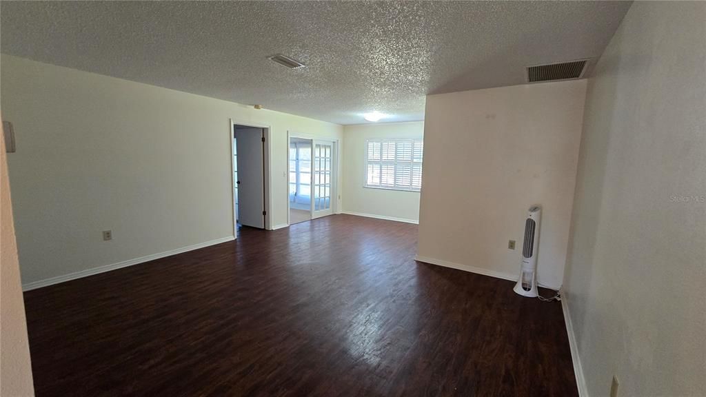 For Rent: $1,400 (2 beds, 2 baths, 1104 Square Feet)