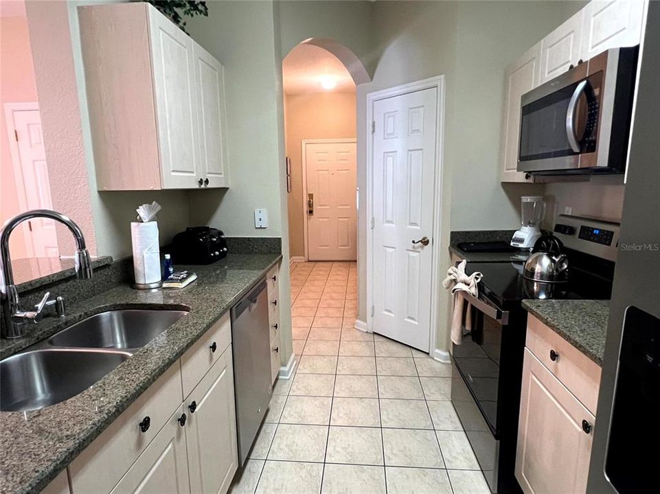 For Sale: $259,900 (3 beds, 2 baths, 1268 Square Feet)