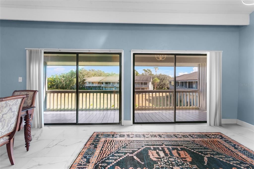 Living Room & Dinning Area