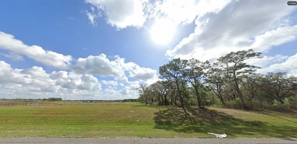 На продажу: $49,000 (1.10 acres)