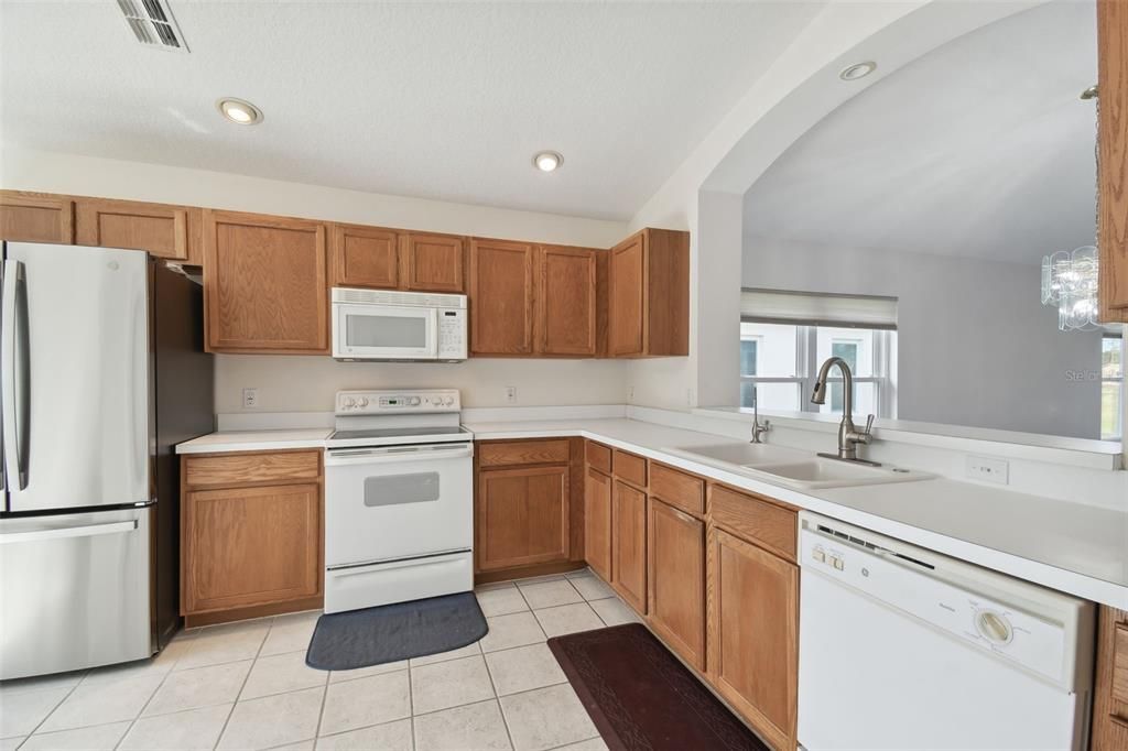 For Sale: $355,000 (3 beds, 2 baths, 1935 Square Feet)