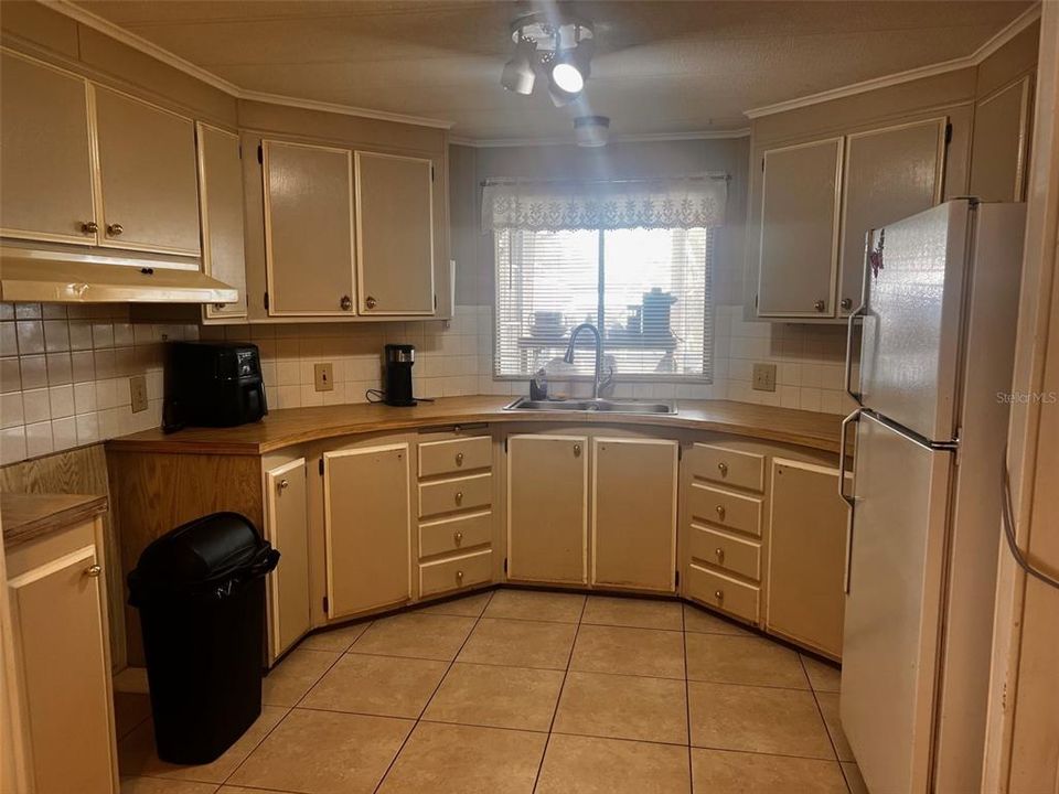 For Sale: $205,000 (2 beds, 2 baths, 1056 Square Feet)