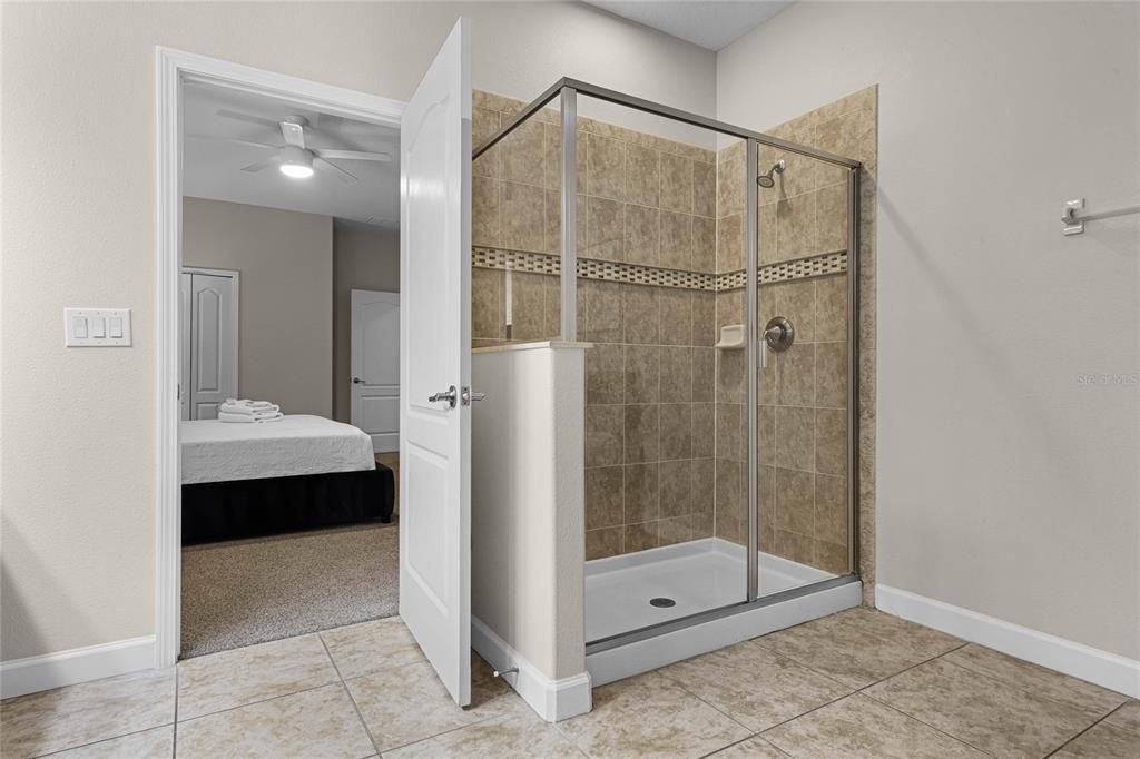 Master Bathroom Walk In Shower