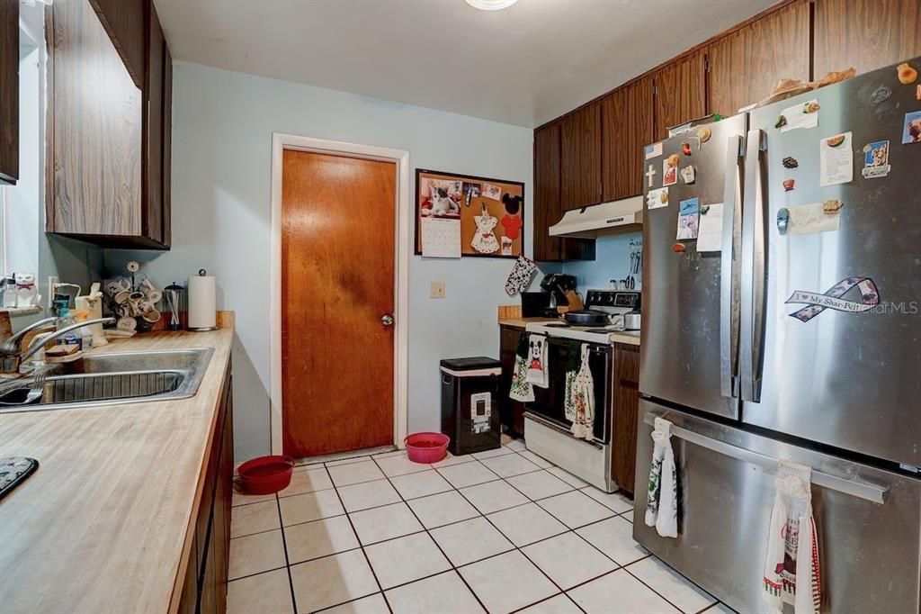 For Sale: $290,000 (3 beds, 2 baths, 1148 Square Feet)