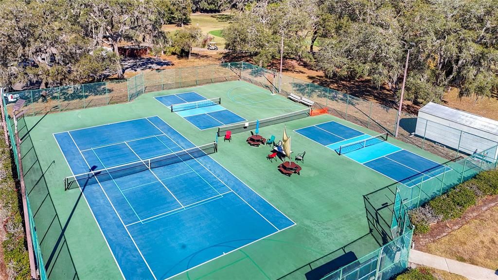 Community Tennis and Pickle Ball Courts