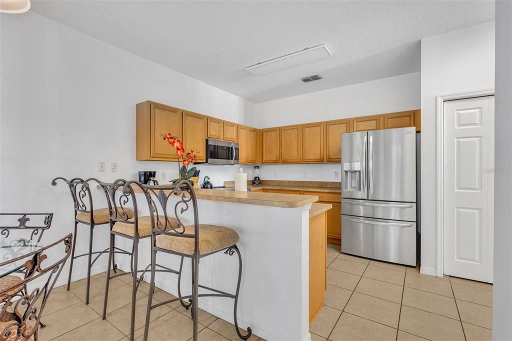 Breakfast bar and kitchen