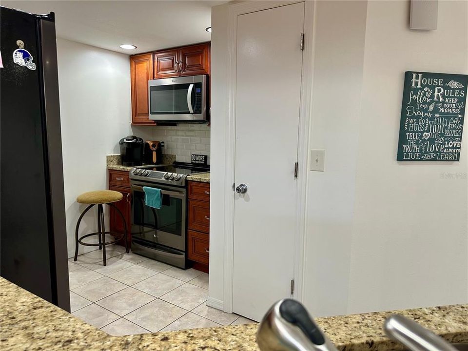 For Sale: $349,000 (2 beds, 2 baths, 1110 Square Feet)