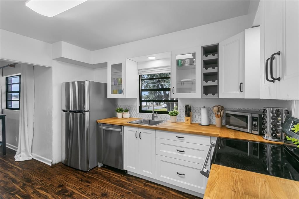 New updated Kitchen with all New Appliances