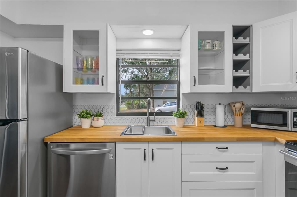 New updated Kitchen with all New Appliances