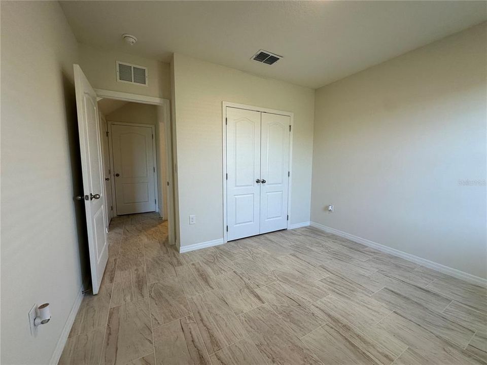 For Rent: $3,200 (5 beds, 3 baths, 2696 Square Feet)