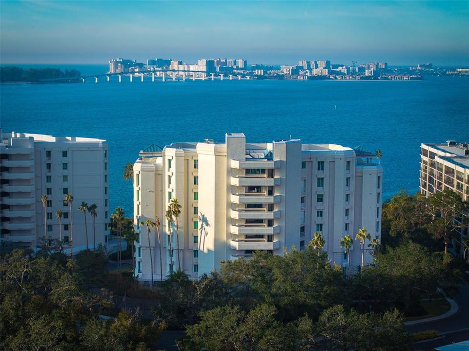 With its private location within the confines of the Belleair Country Club, Seaside III is a most desirable location.