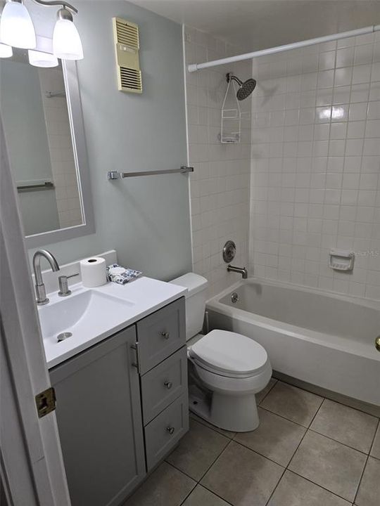 For Rent: $1,500 (2 beds, 2 baths, 897 Square Feet)