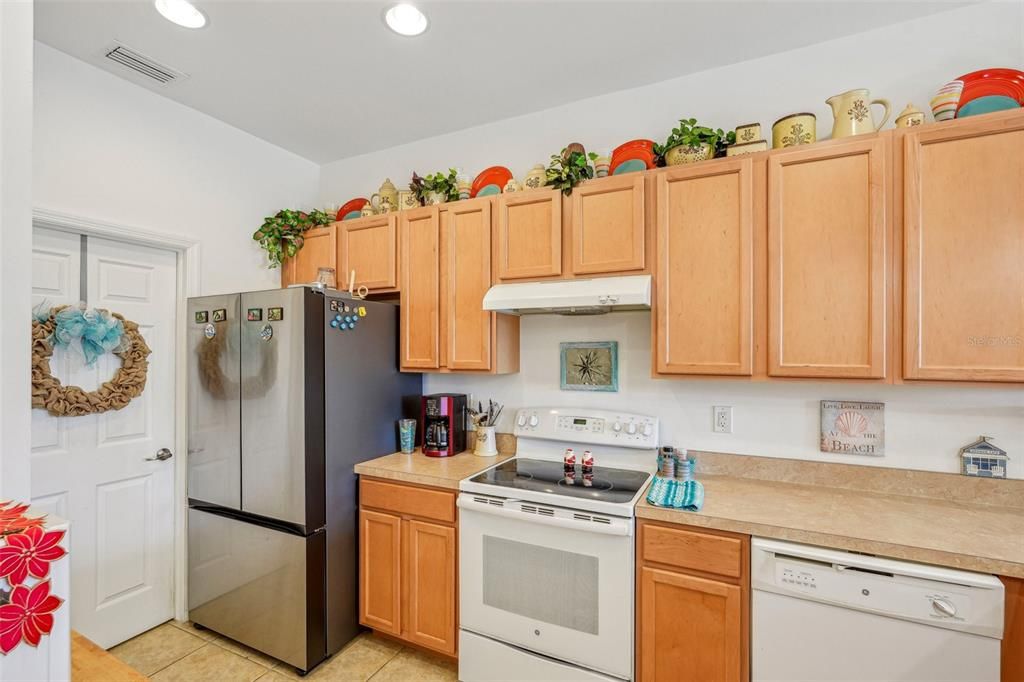 For Sale: $289,900 (2 beds, 2 baths, 1342 Square Feet)