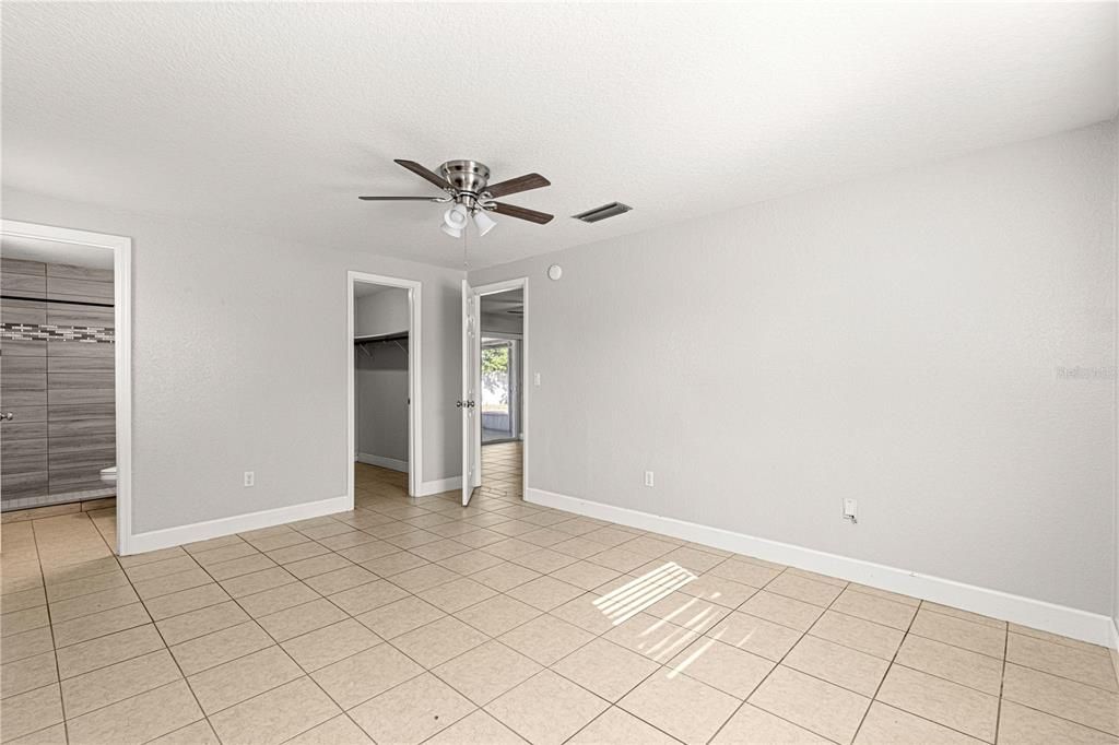 For Sale: $198,500 (2 beds, 2 baths, 1025 Square Feet)