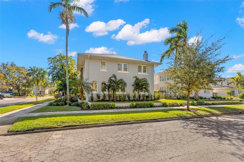 For Sale: $2,195,000 (3 beds, 2 baths, 3190 Square Feet)