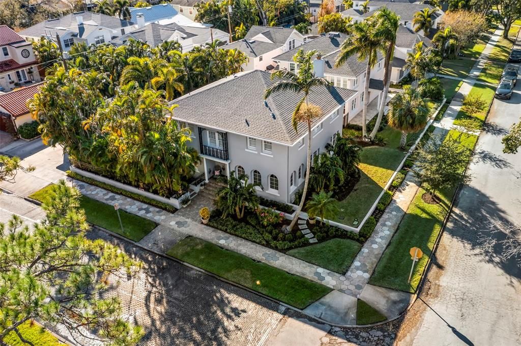 For Sale: $2,195,000 (3 beds, 2 baths, 3190 Square Feet)