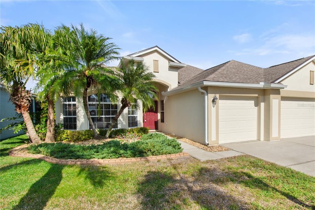 For Sale: $449,900 (4 beds, 2 baths, 2372 Square Feet)