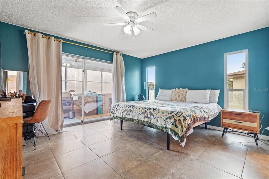 For Sale: $298,000 (2 beds, 2 baths, 2927 Square Feet)