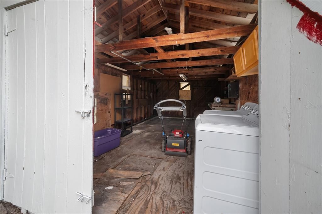 Washer/Dryer hookups in garage