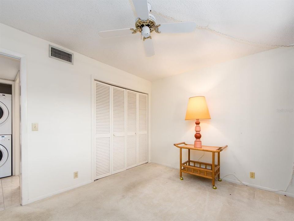 For Sale: $210,000 (2 beds, 2 baths, 1250 Square Feet)